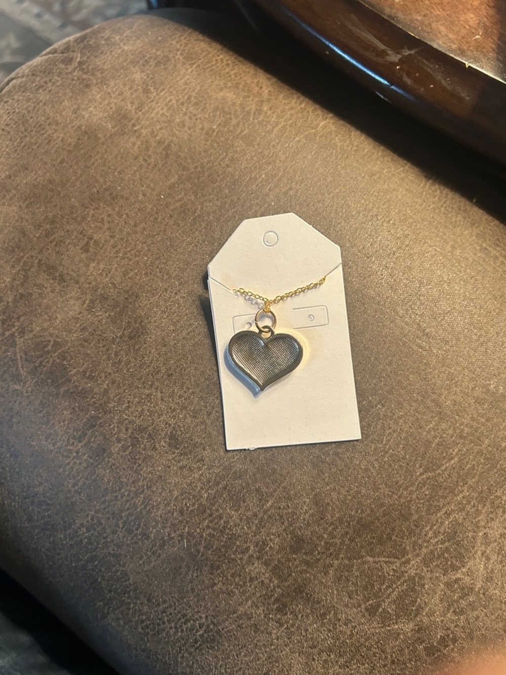 Yellow and gold heart necklace - Picture 2 of 3